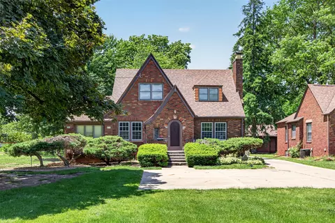 3224 Beaver Ave, Des Moines, IA 50310