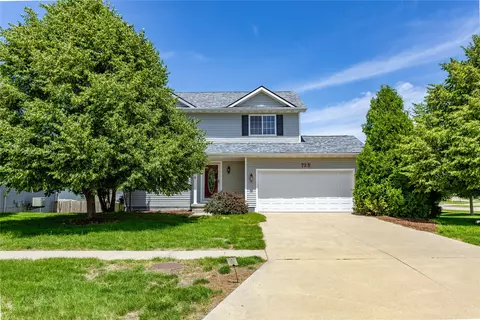 725 SE Ashton Ct, Waukee, IA 50263