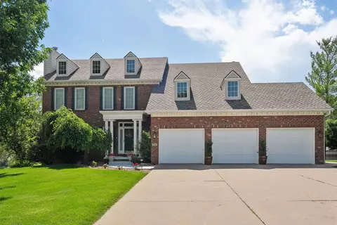 1340 Country Club Blvd, Clive, IA 50325