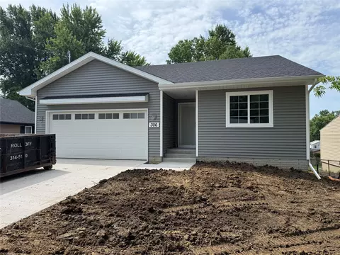306 Herold Ave, Des Moines, IA 50315