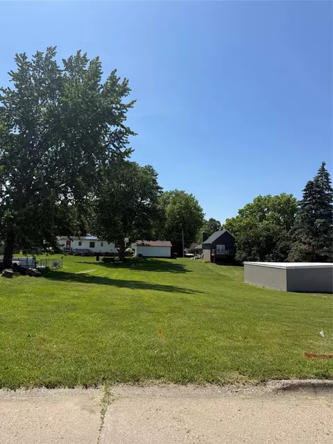 125 E 11th St S, Newton, IA 50208