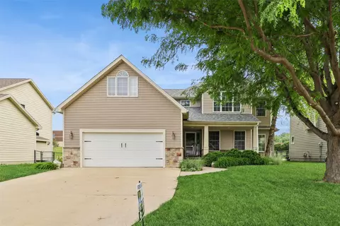 15703 Aurora Ave, Urbandale, IA 50323