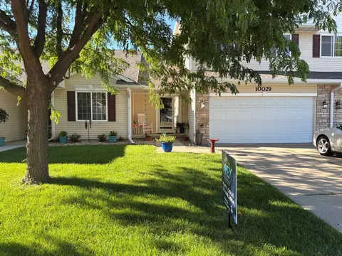10029 Bayern Ln, Johnston, IA 50131