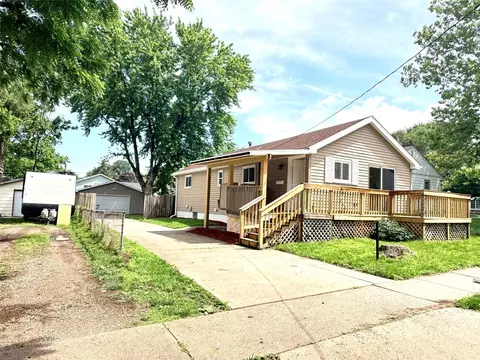 3126 State Ave, Des Moines, IA 50317