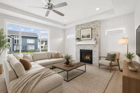 17829 Valley View Dr, Clive, IA 50325