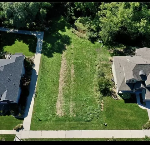 4102 Cochrane Pkwy, Ames, IA 50014