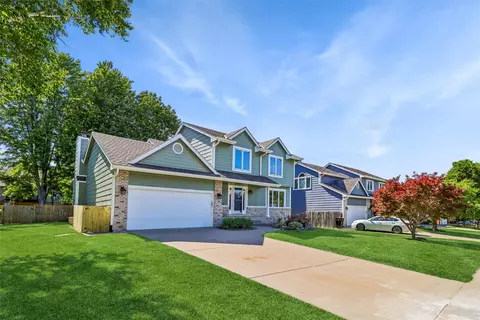 2150 NW 138th St, Clive, IA 50325