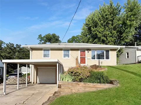 3617 SW 2nd St, Des Moines, IA 50315