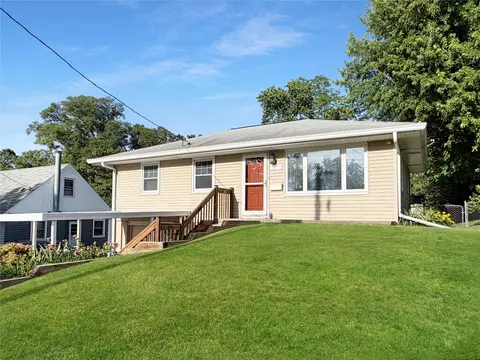 3617 SW 2nd St, Des Moines, IA 50315