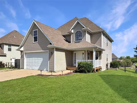 928 SW Springfield Dr, Ankeny, IA 50023