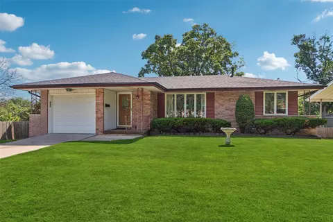 3233 Linworth Ln, Des Moines, IA 50315