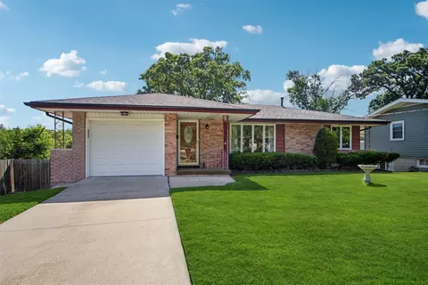 3233 Linworth Ln, Des Moines, IA 50315