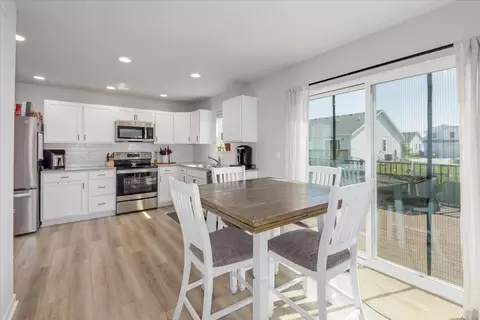 4420 E 44th St, Des Moines, IA 50317