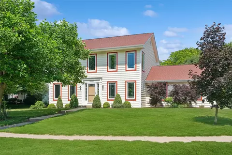 5549 Kensington Cir, Johnston, IA 50131