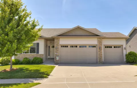 1880 SE Waddell Way, Waukee, IA 50263