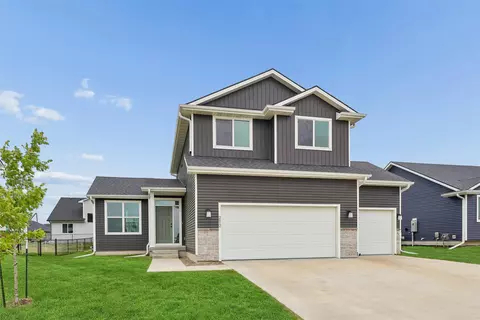 2612 NW Reinhart Dr, Ankeny, IA 50023
