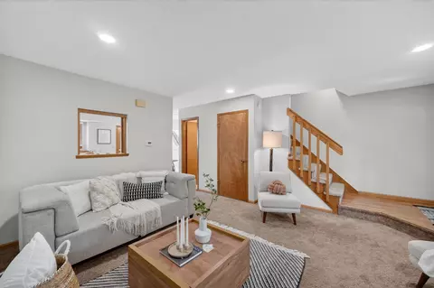 157 52nd St, West Des Moines, IA 50265