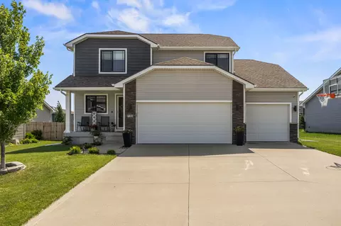 720 NE Addison Dr, Waukee, IA 50263