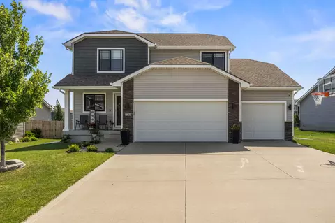 720 NE Addison Dr, Waukee, IA 50263