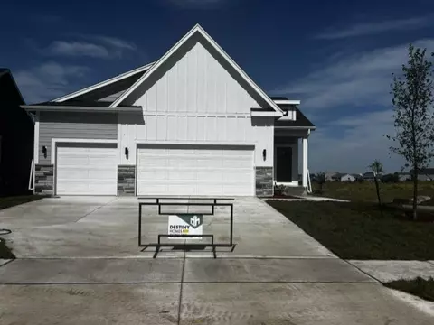 445 NW Independence Cir, Waukee, IA 50263
