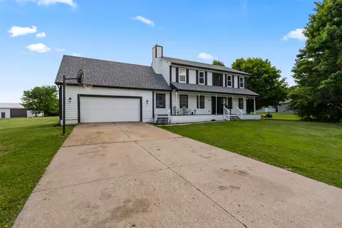 6893 NE Rising Sun Dr, Pleasant Hill, IA 50327