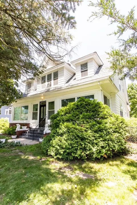 3719 Cottage Grove Ave, Des Moines, IA 50311