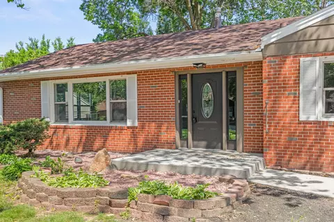 6619 Sunset Ter, Windsor Heights, IA 50324