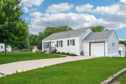 4000 53rd St, Des Moines, IA 50310
