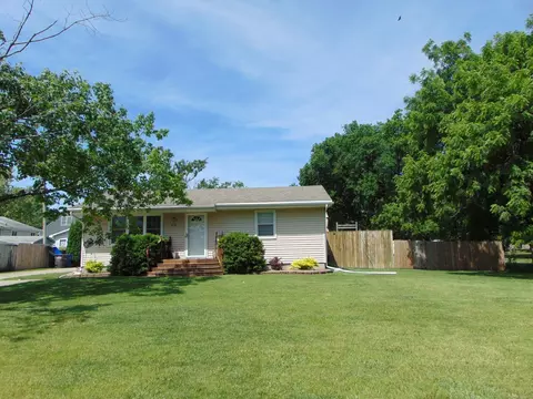 4110 E 30th St, Des Moines, IA 50317