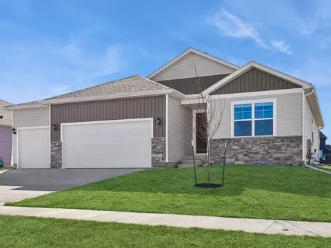 1138 Hillside Pl, Polk City, IA 50226