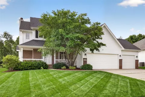 8106 Wilden Dr, Urbandale, IA 50322