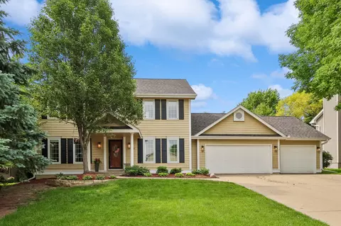 14558 Hawthorn Dr, Clive, IA 50325
