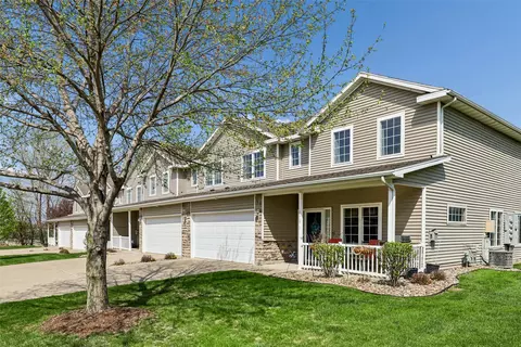 10615 Hickory Dr #8, Urbandale, IA 50322