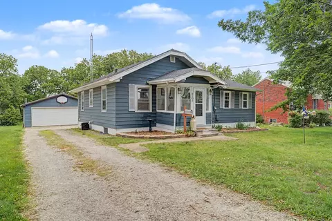 3102 E Tiffin Ave, Des Moines, IA 50317