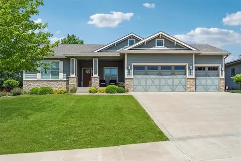 14501 Hickory Dr, Urbandale, IA 50323