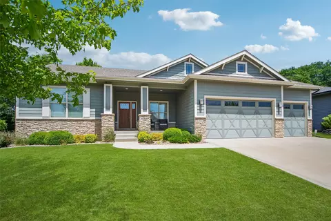 14501 Hickory Dr, Urbandale, IA 50323