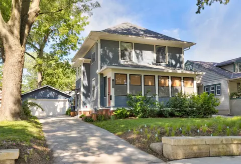 918 39th St, Des Moines, IA 50312
