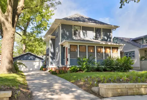 918 39th St, Des Moines, IA 50312