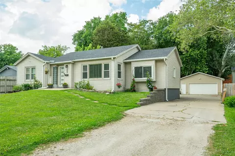 6110 SW 12th St, Des Moines, IA 50315