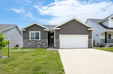 1240 NW Mill Springs Dr, Waukee, IA 50263