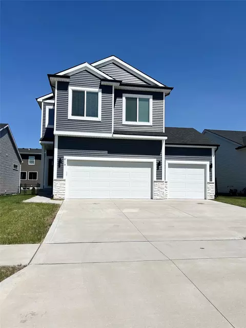 619 NE Oak Ridge Dr, Ankeny, IA 50021