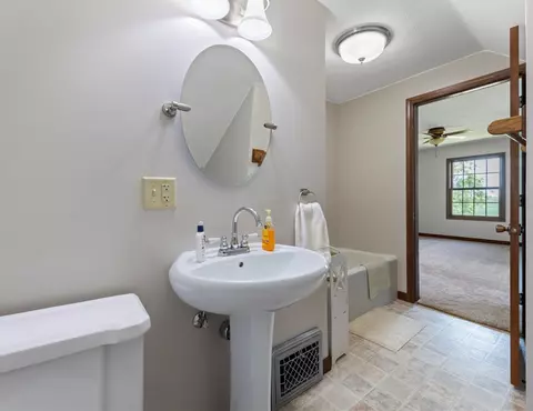 Bath - 34697 Beechnut Rd, Carson, IA 51525 photo 1 of 1
