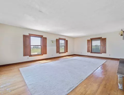 Living - 34697 Beechnut Rd, Carson, IA 51525 photo 2 of 2