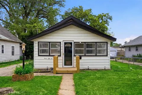 1252 E 23rd St, Des Moines, IA 50317