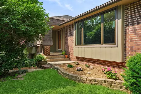 3206 SW 28th St, Des Moines, IA 50321