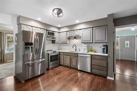 3206 SW 28th St, Des Moines, IA 50321