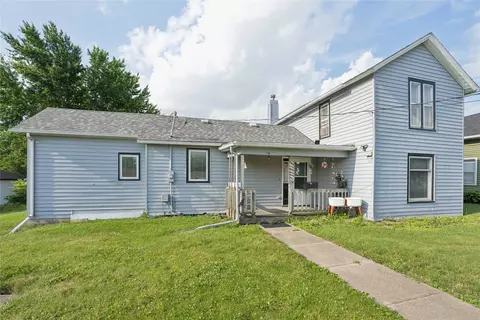 611 N 3rd Ave E, Newton, IA 50208