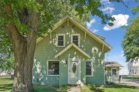 604 8th Ave, Sully, IA 50251