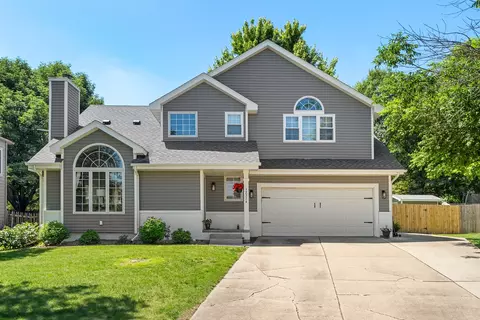 12374 Wellington Ridge Dr, Clive, IA 50325