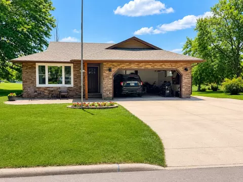 903 E Monroe St, Mount Ayr, IA 50854